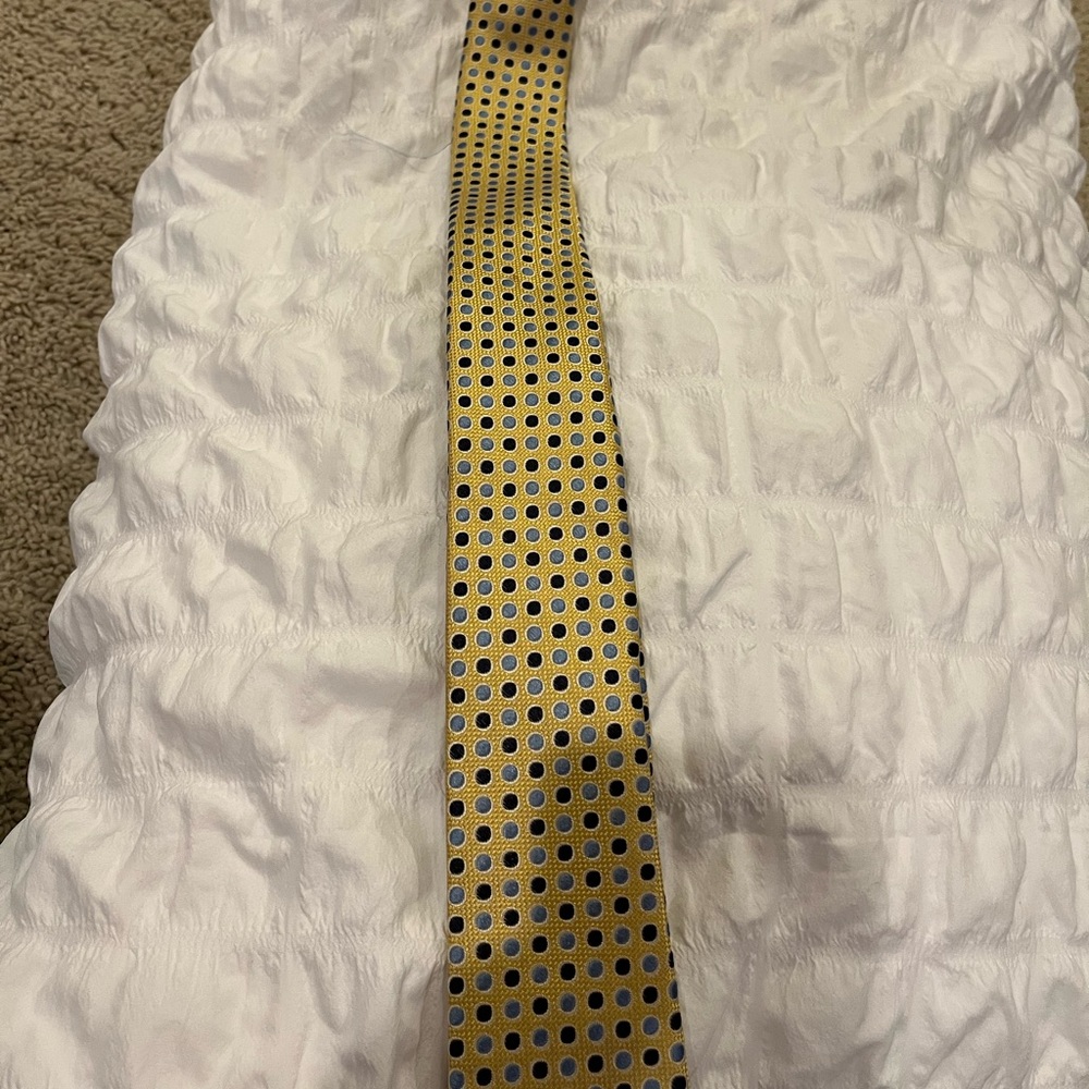 Mens gold tie